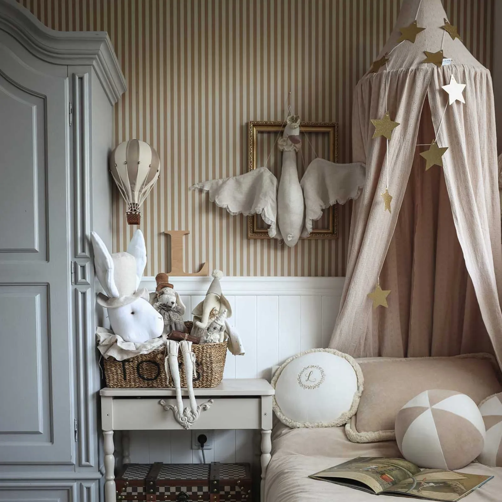 Dekornik SIMPLE Vintage Stripes Beige Brown Kinderzimmer Tapete – Bild 2