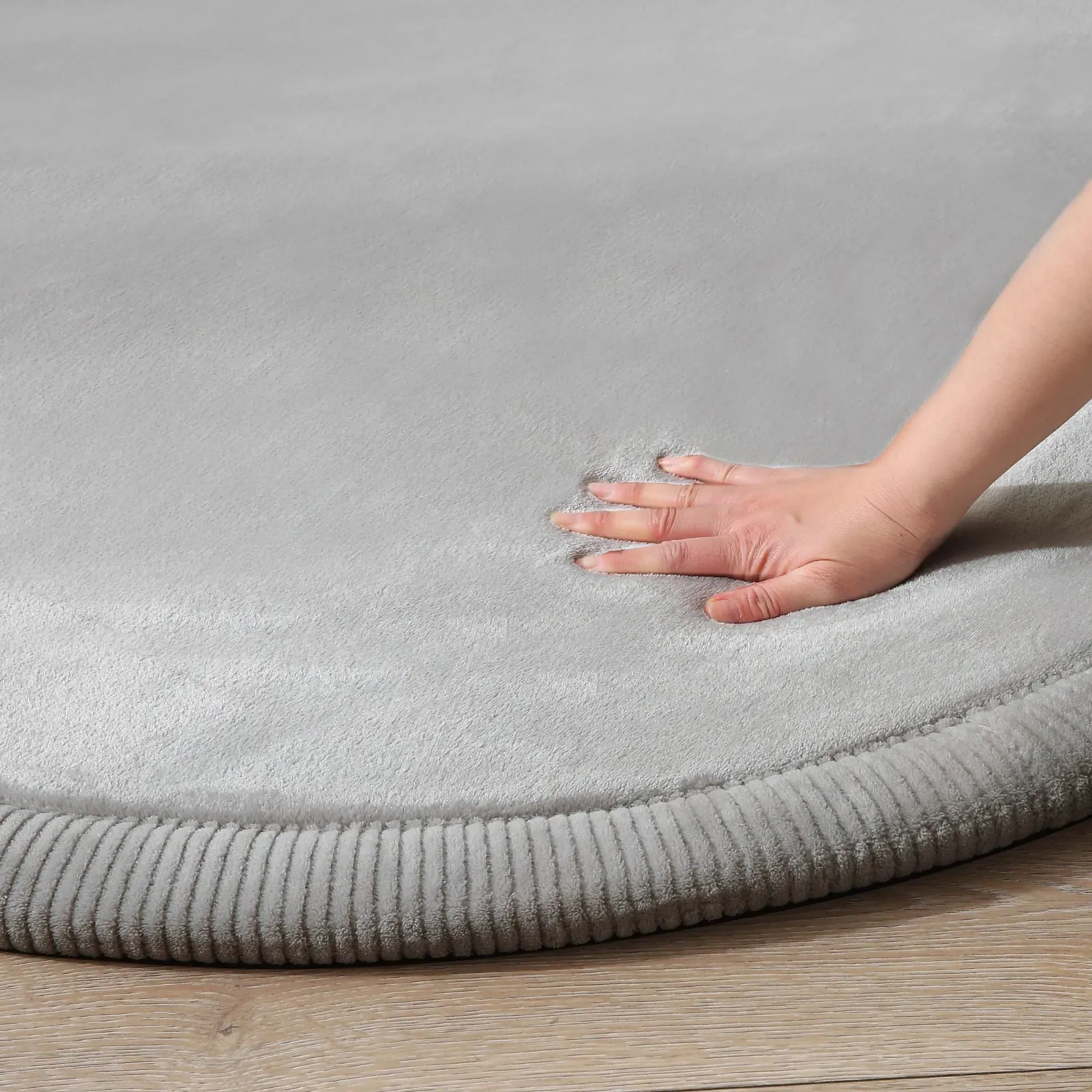 Hakuna Matte Wolkenweicher Kinderteppich rund grau – Bild 7