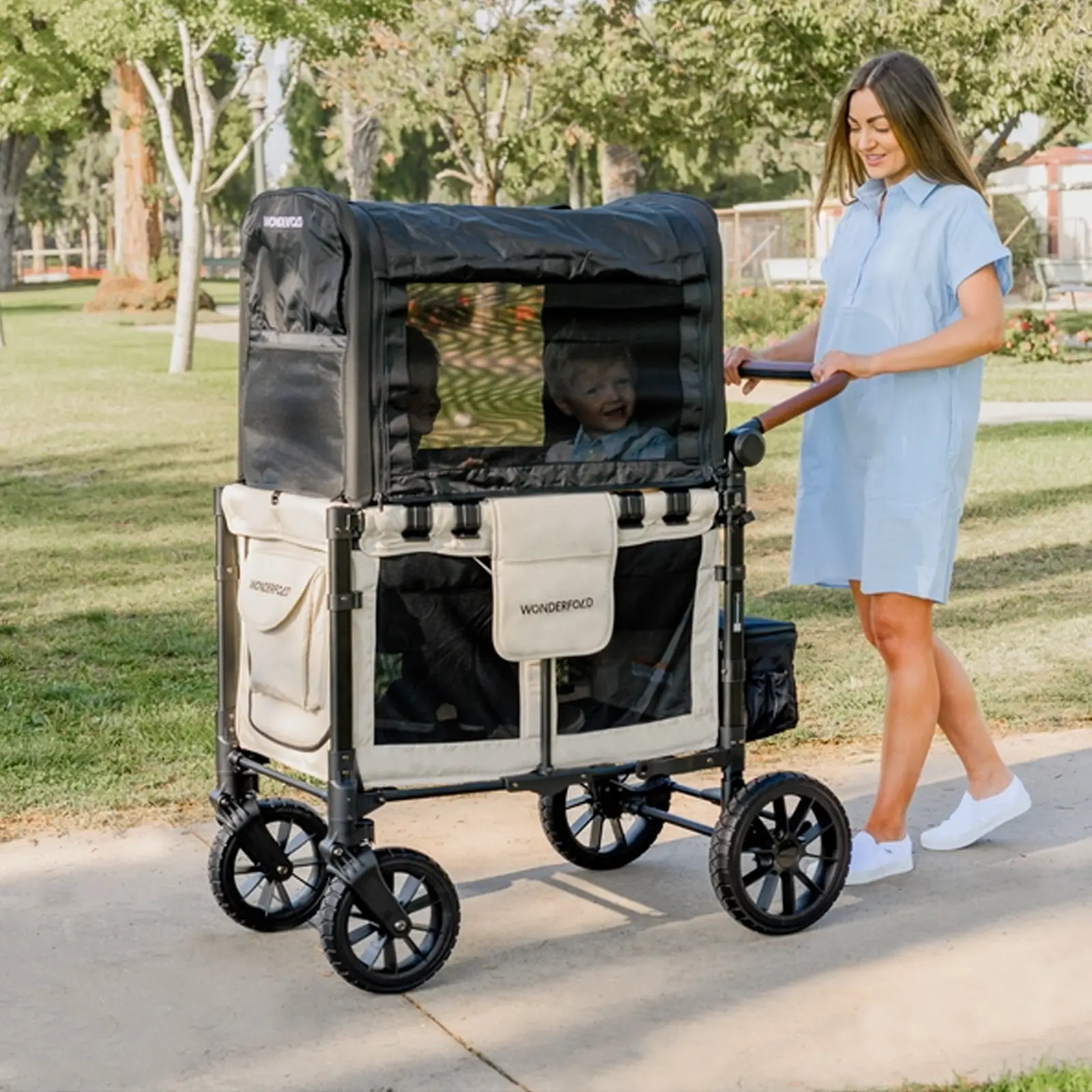 Das Wonderfold W2 Elite Luxe Flex Verdeck im Einsatz